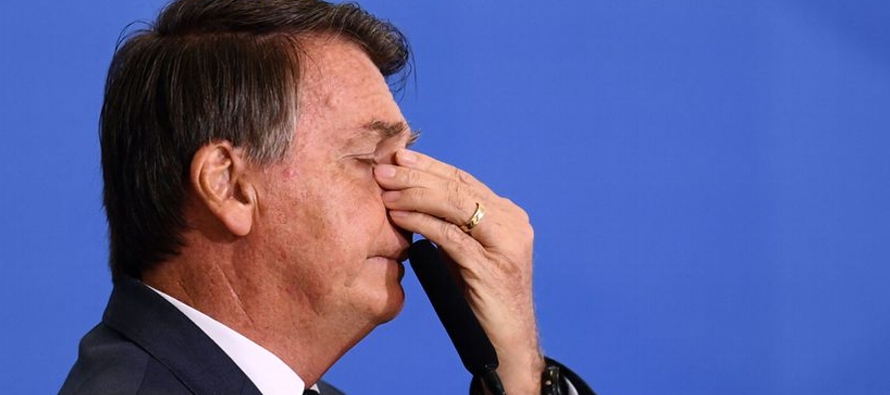Pese a la derrota parlamentaria, la polémica sigue viva. Bolsonaro insistió ayer en...