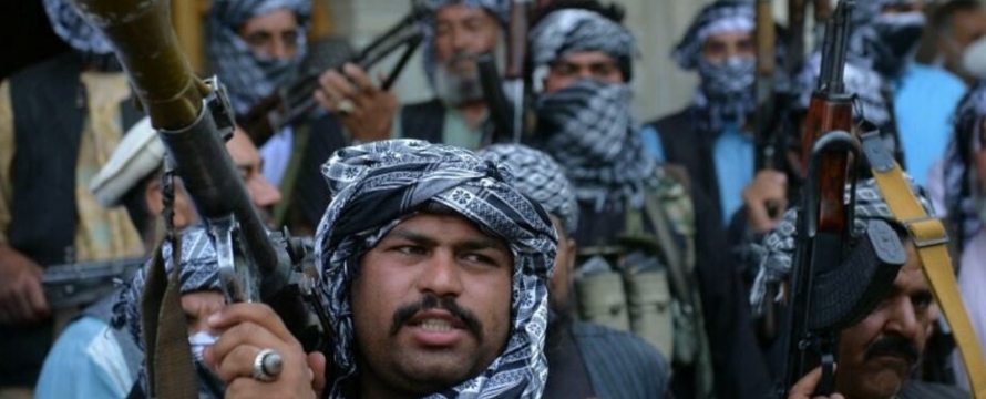Los talibanes se apoderan de dos distritos de la provincia de Wardak, a unos 40 km de Kabul, antes...