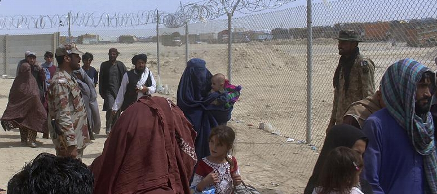 Los afganos son el mayor grupo de nacionalidades que buscan refugio en Europa después de los...