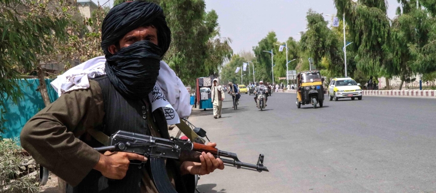 Los talibanes han intensificado en la práctica la búsqueda de desafectos, incluso...