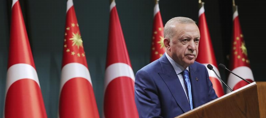 El jueves, Erdogan llamó a las naciones europeas a aceptar el ingreso de afganos que huyen...