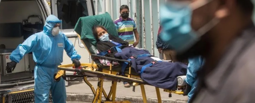 "Guatemala tiene un rezago histórico de médicos y enfermeras. Esa es la...