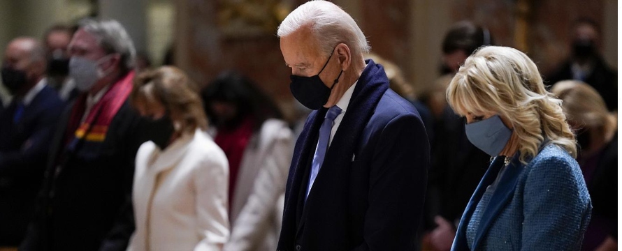 La llegada de Biden, un católico devoto, pero no un fanático religioso, es lo...