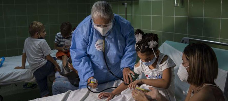 Una provincia cubana que sufre un pico de contagios con el nuevo coronavirus aplicará junto...