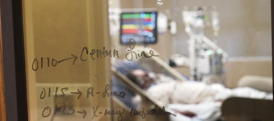 Hospitales de Luisiana ya abarrotados de pacientes por la última ola de la pandemia del...