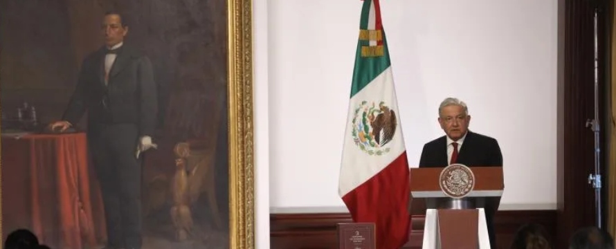 El presidente López Obrador es contrario a la reforma energética de su antecesor,...