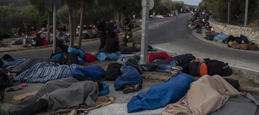 Grecia “quebrará y aplastará” a las redes de traficantes de migrantes,...