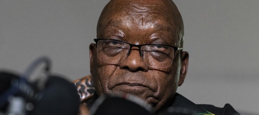 El fallo del Tribunal Constitucional ratificó su decisión anterior de que Zuma...