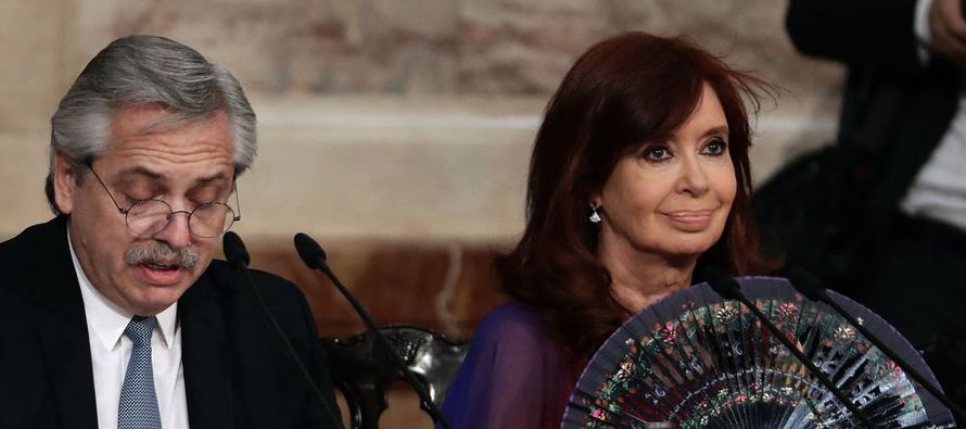 El presidente Alberto Fernández cedió al pedido de su vicepresidenta  de Kirchner y...