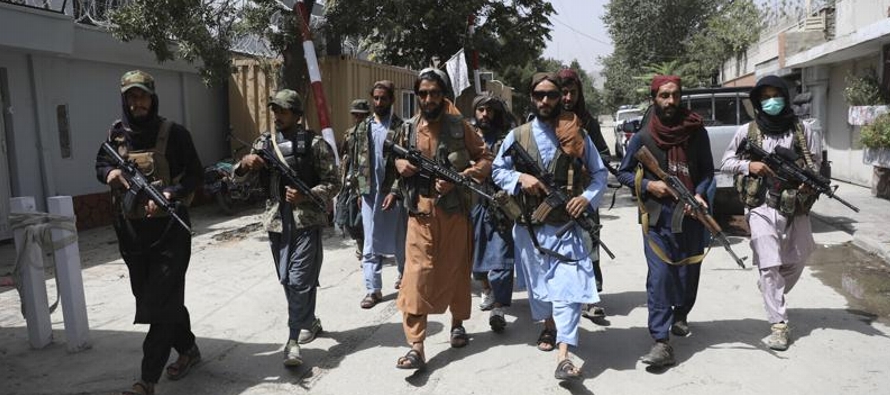 En días recientes en Kabul, guardias talibanes resucitaron un castigo que usaban en el...