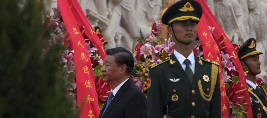 La ceremonia por el Día de los Mártires destaca el énfasis que pone Xi en las...