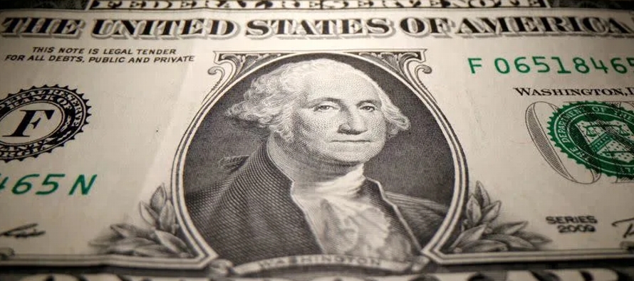 El dólar ha subido un 4,7% en lo que va de año y se encuentra cerca de su...