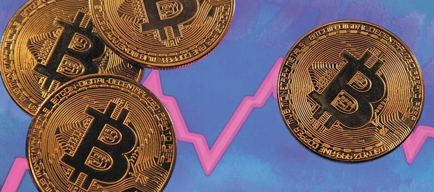 El bitcoin sube este viernes con fuerza, al igual que el ether, que avanza el 8,2 %, hasta los...