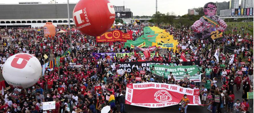 Las protestas, menores que las marchas de apoyo a Bolsonaro del pasado 7 de septiembre, fueron...