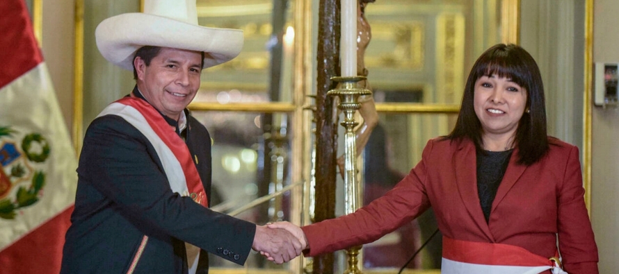 El presidente Pedro Castillo juramentó a Mirtha Vásquez como jefa de su nuevo...