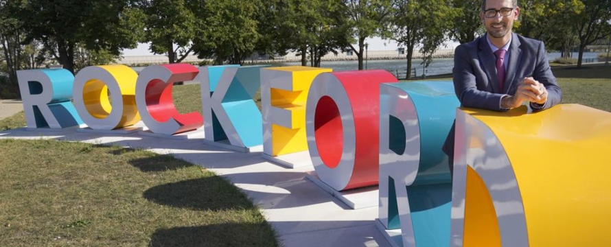 Camp Hope (“Campamento Esperanza”) es una iniciativa lanzada por la municipalidad de...