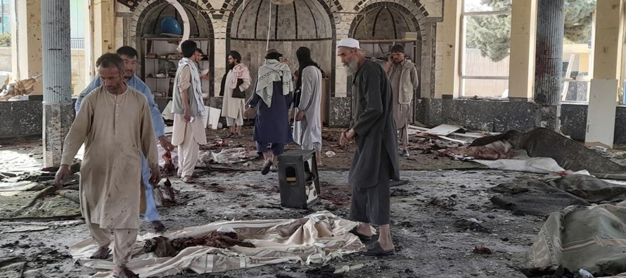 Según Zabihullah Mujahid, principal vocero de los talibanes, la mezquita chií era el...