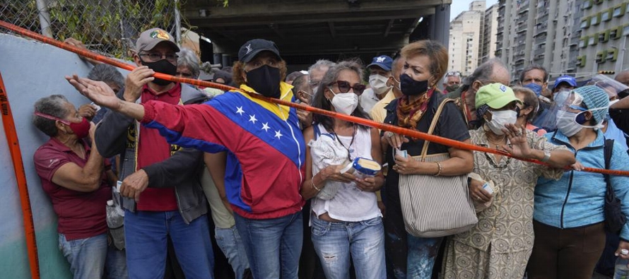 Venezuela, que decretó el uso de la Sputnik para mayores de 50 años, ordenó 10...