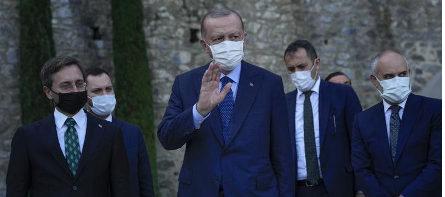 El presidente turco Recep Tayyip Erdogan ordenó el sábado la expulsión de 10...