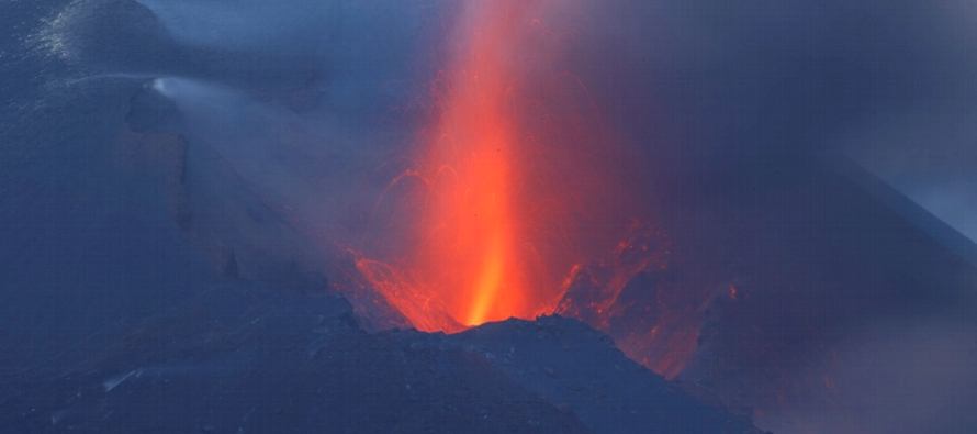 La ruptura del tabique ha provocado que el volcán cambie totalmente de apariencia de un...