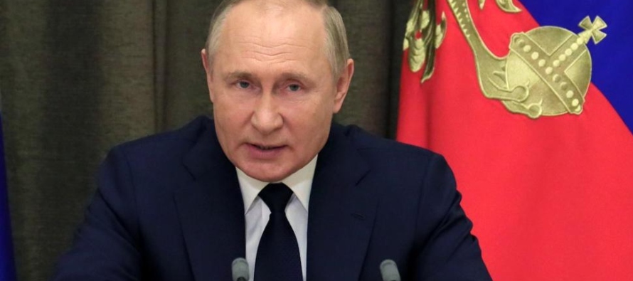 El presidente ruso Vladimir Putin enfatizó el lunes la necesidad de reforzar las defensas...