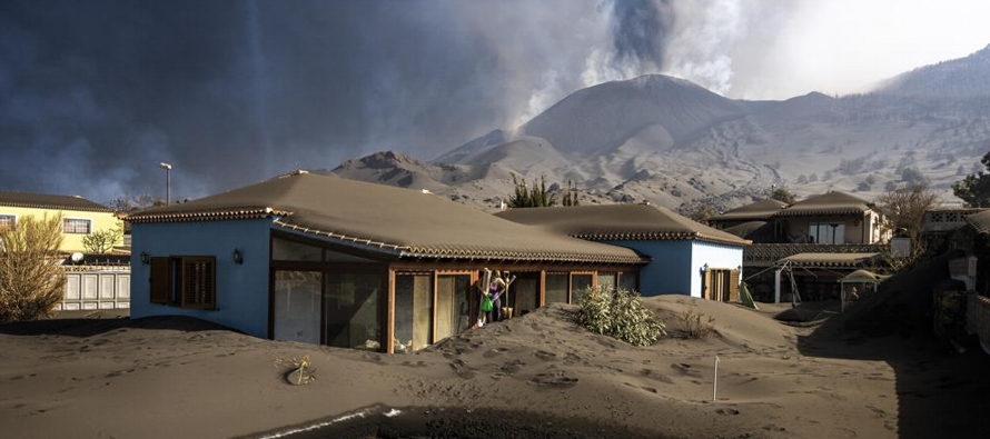 El volcán de Cumbre Vieja en La Palma, que forma parte del archipiélago de Islas...