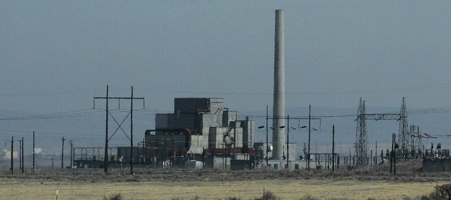 El gobierno federal construyó nueve reactores nucleares en Hanford con el fin de fabricar...