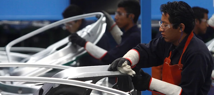 El número de automóviles fabricados en México fue de 257.813 unidades en...