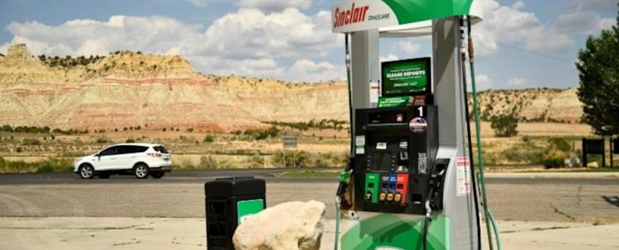 El precio promedio del galón (3,8 litros) de gasolina subió a 3,41 dólares...