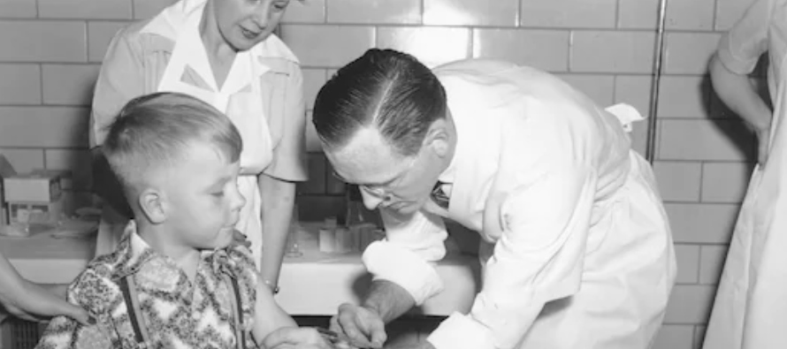 Cuando llegó la vacuna de Salk , los padres aprovecharon con entusiasmo la oportunidad de...