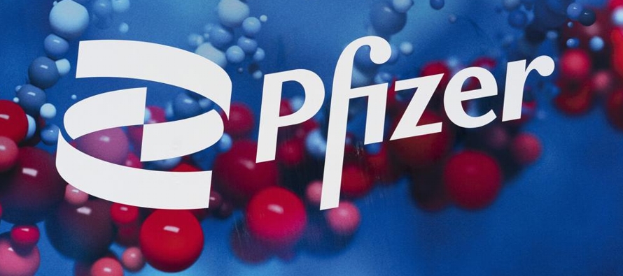 Pfizer dijo este mes que su píldora reducía el riesgo de hospitalización y...