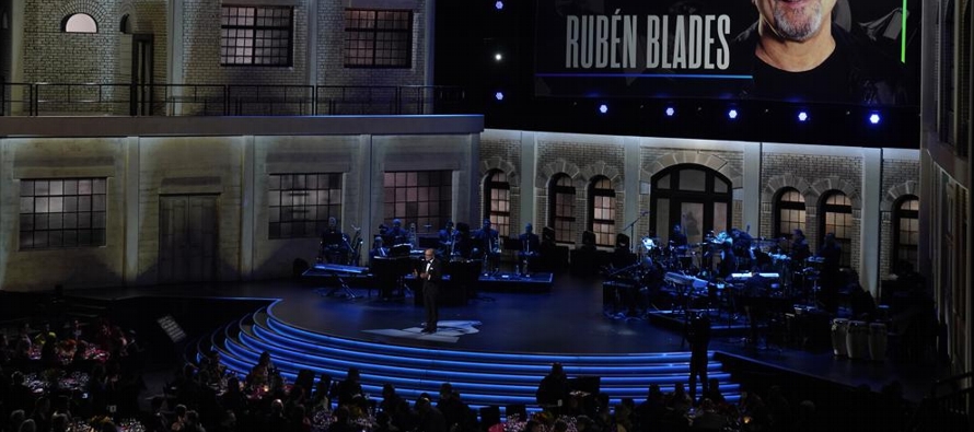 Rubén Blades llegó agradecido y curioso a un concierto en el que decenas de estrellas...