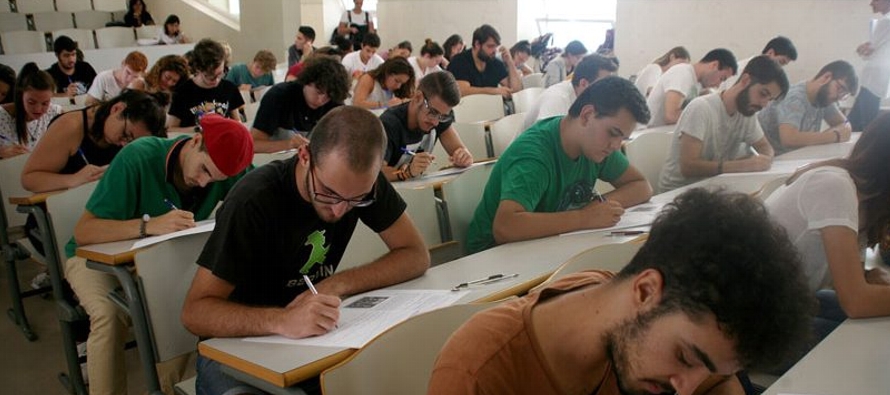 Apenas un poco más de 3 millones de estudiantes se inscribieron para realizar el examen...