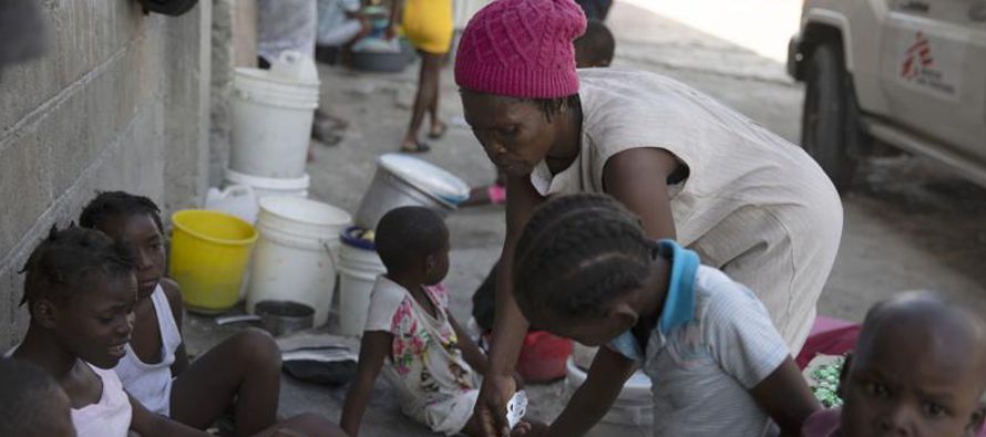 Un aumento en la violencia ha profundizado el hambre y la pobreza en Haití al tiempo que...