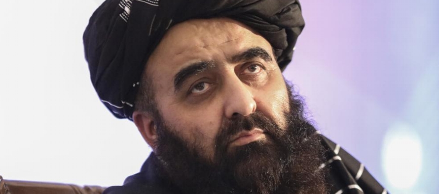 El ministro afgano de Exteriores, Amir Khan Muttaqi, dijo que el gobierno talibán quiere...