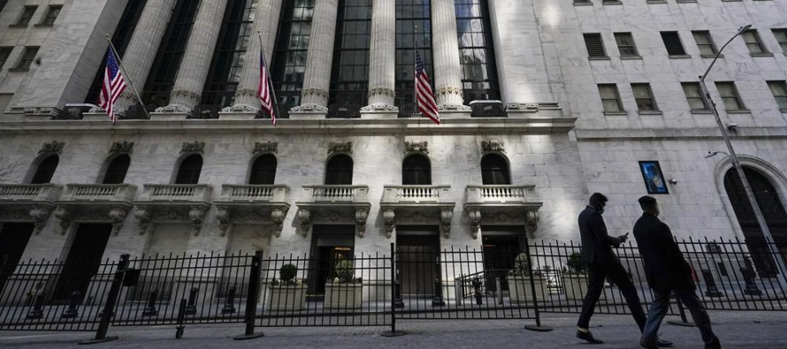 El S&P 500 había registrado una pérdida de 1,7% en las operaciones al...