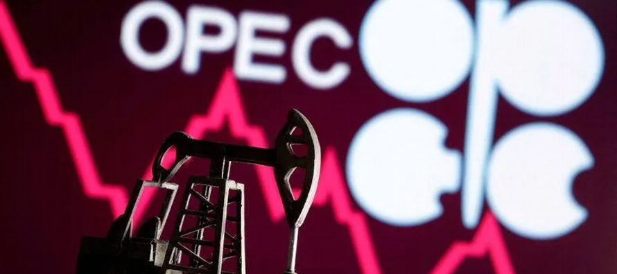El cumplimiento de los 10 países de la OPEP que participan de los recortes a la...