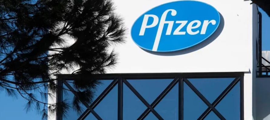 De hecho, el Gobierno de Joe Biden ha comprado por adelantado 10 millones de paquetes de Pfizer y...