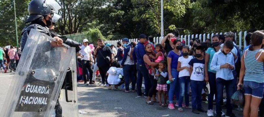 Organismos de derechos humanos han cuestionado el trato que México ha dado a los migrantes,...