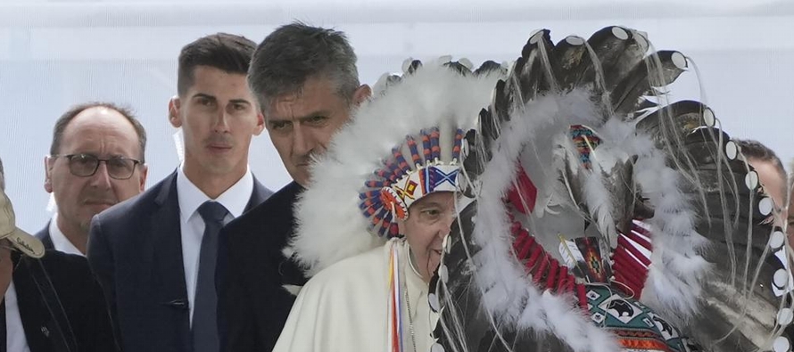 El papa designa asistente personal a enfermero del Vaticano