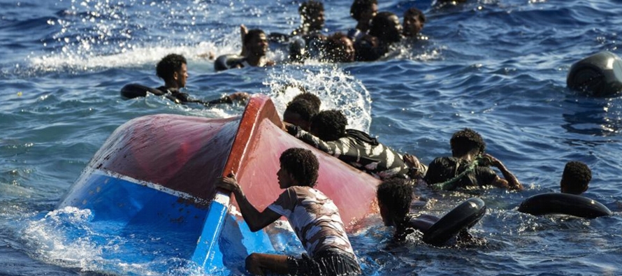 Open Arms tuiteó que todos los pasajeros sobrevivieron y fueron trasladados a un barco de la...