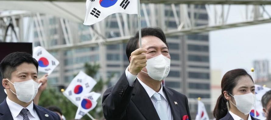 Yoon, un conservador que asumió el cargo en mayo, dijo que la desnuclearización de...