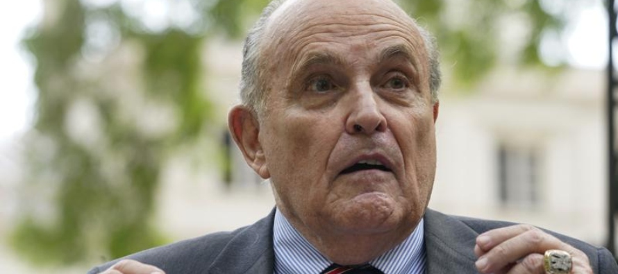 Al solicitar que Giuliani dé su testimonio, Willis lo identificó tanto como abogado...