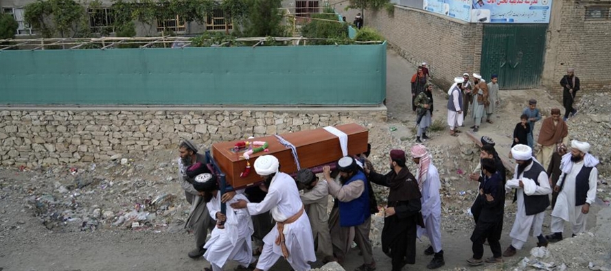 El vocero talibán Zabihullah Mujahid condenó la explosión y prometió...