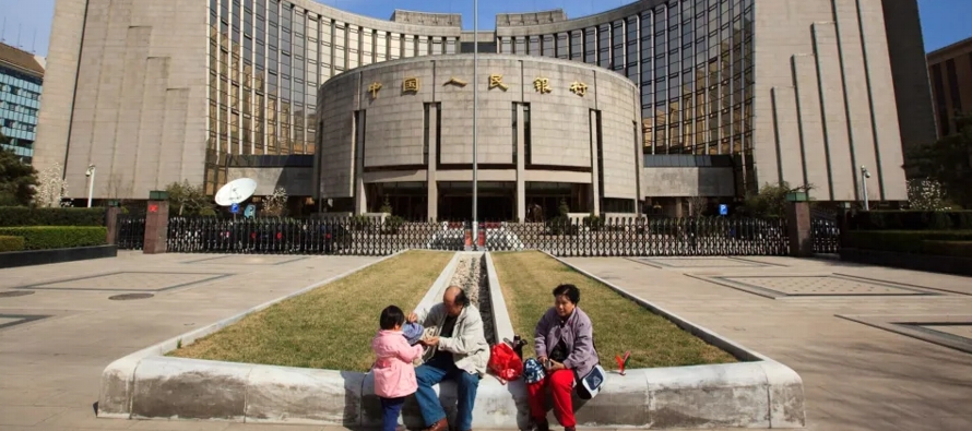 En un comunicado publicado en su página web, el Banco Popular de China indicó que...