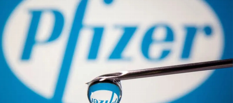 La vacuna de Pfizer tuvo una eficacia del 85,7% entre los participantes con tres o más...