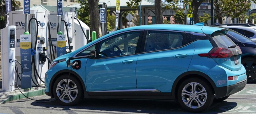 El cambio de los coches de gasolina a los eléctricos reducirá drásticamente...