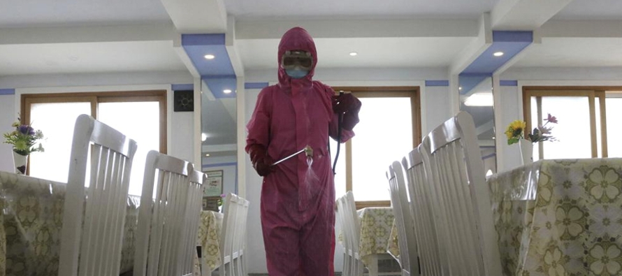 Corea del Norte sostiene que no ha tenido casos confirmados de coronavirus desde el 10 de agosto,...