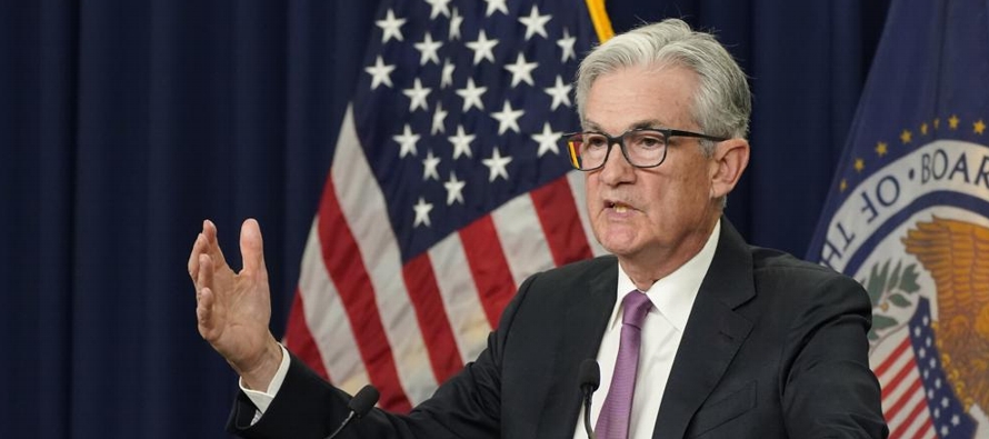 Las declaraciones de Powell provocaron caída de las acciones y aumento del rendimiento de...