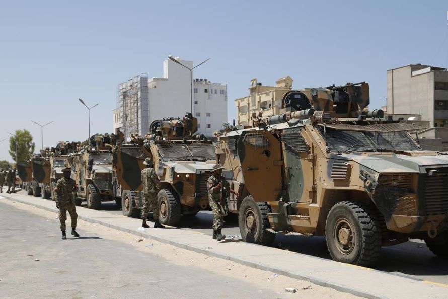 Cruentos enfrentamientos estallaron el sábado en la capital de Libia entre milicias...